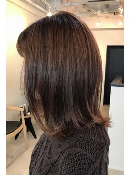 ミケイ(mikei) 外ハネセミロング×弱酸性ナチュラルストレート