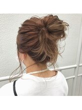 ルーズなお団子で簡単アレンジ★