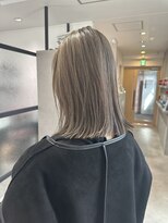 ヨーク(YOKE)&nbsp;YOKE 切りっぱなしボブ結べるボブ大人ボブホワイトグレージュ