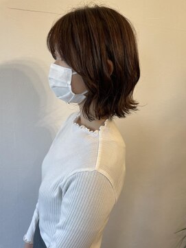 ラテ ヘア リリィ(latte hair lily) 大人可愛い/外はねボブ