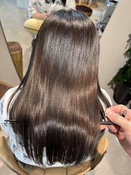 ユミリーバイルコル(umily by RuCOR.) インナーグレージュ/前髪/髪質改善/ブリーチ/縮毛矯正