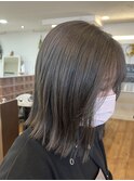 透明感オリーブグレージュ