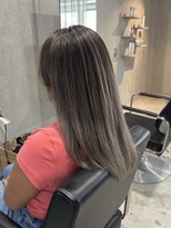 ラック(LUCK)&nbsp;レイヤーロング/ステップボーンカット/シルキーベージュ/船橋