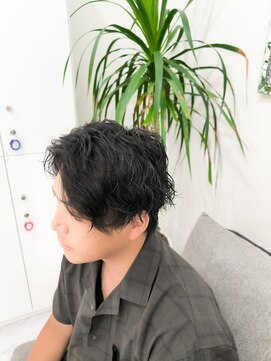 アントワープヘアーリノ(Antwerp hair lino) 【大人の色気】波巻きセンターパート