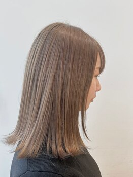 ゼル ビッグアイ(ZELE)の写真/乾燥が気になる季節にオススメ♪約30種類のトリートメントを髪質・ダメージに合わせ組合せ＊うるツヤ美髪に