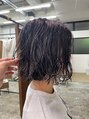 シンエノム(Shin enom) ミディアムパーマで、扱いやすくオシャレなスタイル◎