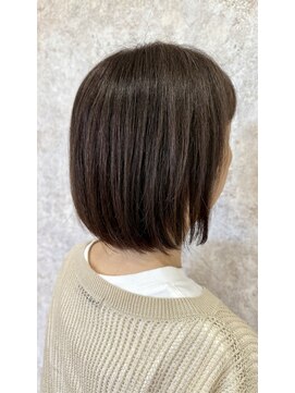 シュガービー(SUGAR-B) 大人アッシュベージュボブ〈白髪ぼかし×イルミナカラー〉