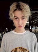 メンズ外国人風ハイトーンカーリーヘア