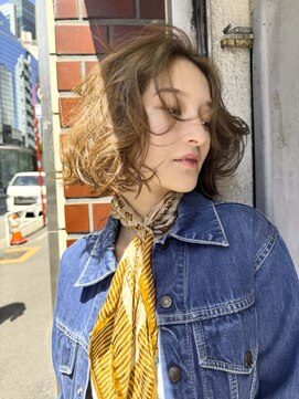 アデ オモテサンドウ(ade omotesando) デジタルパーマで作る癖毛風レイヤーボブ