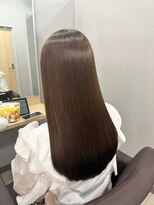 カミエ(kamie)&nbsp;透明感のあるブラウンセミロング×ツヤ髪