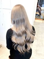 ミラ 新宿(MILA)&nbsp;シルバーグレージュ/ベージュカラー/ダブルカラー/ブリーチ