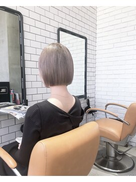 リリ(Riri) ホワイトシャンパンゴールド