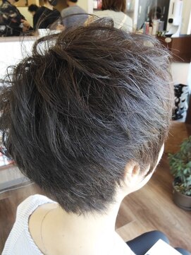 ヘアアンドスパ アイリス hair&spa Iris 【南鳩ヶ谷1分☆30代からの本格サロン】お手軽ショートレイヤー
