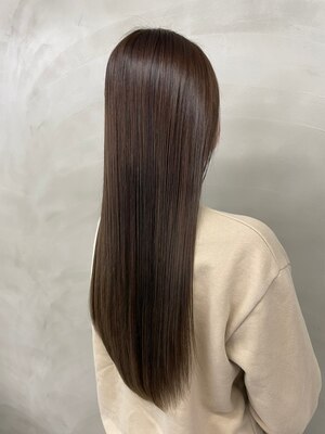 お客様の髪質・状態に合わせたオーダーメイドヘアケアシステム“Aujua”トリートメント取扱い店★