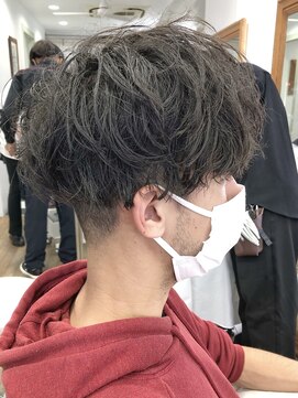 ヘッズ 本八幡店(HEADS) MEN'S HAIR  センターパート　ツイストスパイラル　コンマヘア