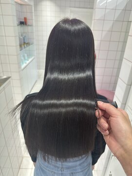 ロンドルーチェ 心斎橋(Lond luce) ダークアッシュ/ミディアムレイヤーカット［髪質改善/縮毛矯正］