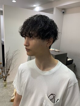 アネラ(Anela)の写真/都内有名サロン出身のTOPスタイリスト在籍！ON/OFFどちらもキマる好印象メンズスタイルに☆