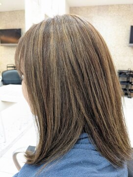 ヘアーデザインムーヴ(Hair design MOVE) 白髪ぼかしハイライト　明るい白髪染め