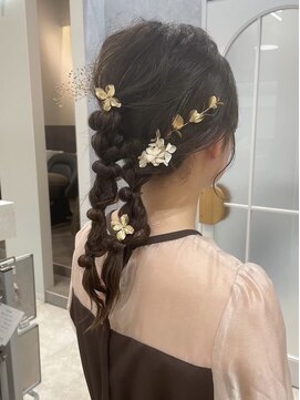 ポジ(poji) アレンジ　艶髪　髪質改善　ヘアセット　編みおろし　顔まわり