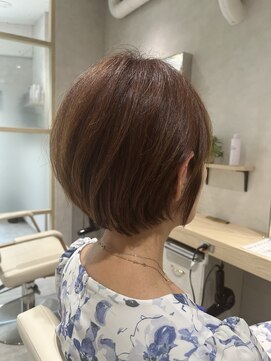 アッシュ 浜田山店(Ash) 大人女性の上品ショートボブ