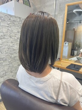 セプトヘア(sept hair) ミディアムレイヤーボブ　グレージュカラー