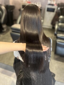 エルバイラビス 大宮(elu by lovis) ななせ/アッシュブラウン/艶カラー