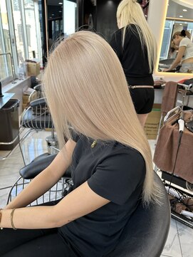 ラピス 渋谷本店(Lapis) ホワイトブロンド、ミルクティーブロンド