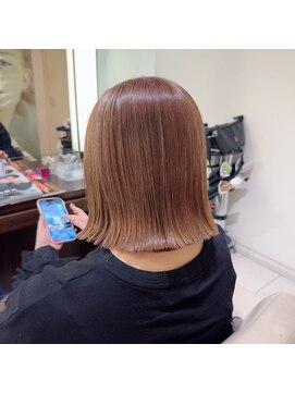 パッツン切りっぱなしボブ