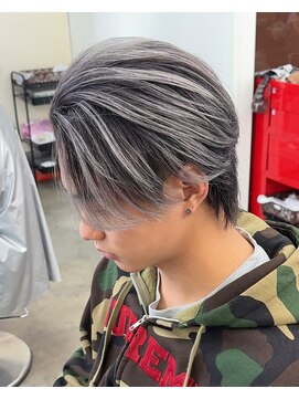 テンバイリップスヘアー(TEN by LIPPS hair) ホワイトシルバーグレーバレイヤージュセンターパート