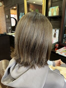 ホペイロ(Roupeiro)の写真/”髪や頭皮に優しい”負担を少なく染められる白髪染めで艶感と透明感を演出＊