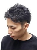 ツーブロックショートアップバングビジネスカジュアルスタイル