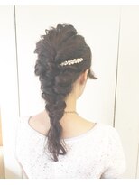 ピエドプールポッシュ(PiED DE POULE POCHE)&nbsp;長さを活かして★ゆるフワ編み込み風アレンジ