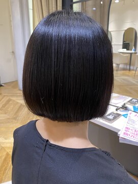 シェア 梅田 バイ ケーツー(SHARE 梅田 by k-two) まとまる黒髪ボブ/酸性縮毛矯正/酸性ストレート/30代/40代/50代