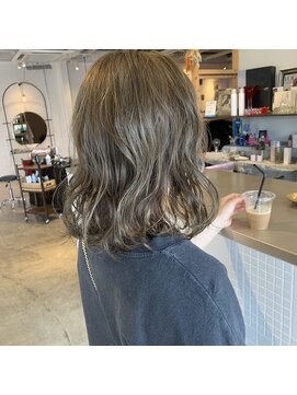 ジジ フルアヘッド(Gigi fullahead) くすみオリーブベージュ