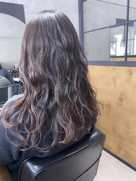 リンダテーラ(Linda tela) 【札幌　レイヤーカット/波ウェーブ】