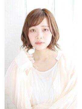 ラクシア(LUXIA) ふんわりバルーンボブ