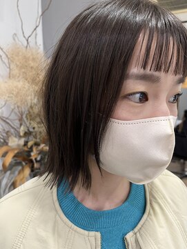 ウタ(uta) オン眉パツボブ