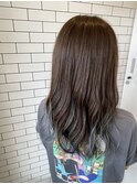 グレージュ＋毛先にポイントカラー