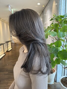 ザック ヴィ(ZACC vie) レイヤーカット/セミロング/艶カラー/学割U24