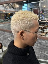 フォーコーナーズカットショップスリーセント 栄(FourCornersCutShop 3/cent)&nbsp;イージードリル/パンク/刈り上げショート/ホワイトブロンド