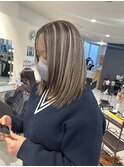 ハイライトカラーミルクティーベージュレイヤーカット