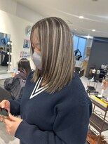 キング 心斎橋店(K!ng)&nbsp;ハイライトカラーミルクティーベージュレイヤーカット