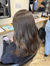 アルター(aL ter)&nbsp;艶髪グレージュ［イメチェン/ピンクベージュ/前髪］長野歌穂