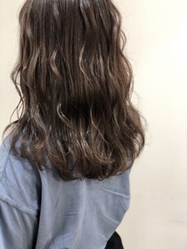 ハロ 蕨(HALO) ヌーディーベージュ