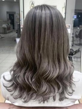 クアトログランシュ ひたちなか店(QUATRO×GranCieux) シャドールーツカラー