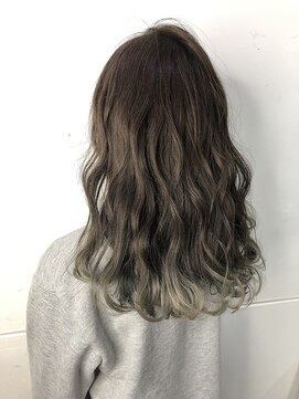 エストヘアー 川口店(est hair) ベージュ_ミディアムウルフ_ ハイトーンカラー_ 毛先カラー
