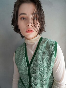 カンナ(Canna) センターパート/フェザーバング/カーキグレージュ/髪質改善/30代