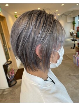 シェリー(Che'ri) 小顔美人ショートカット/ショートウルフ/ハイトーン/藤本