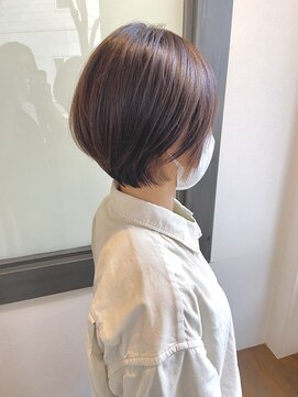 アバース(abirth) チラ見せイヤリング丸みボブ　20代30代40代