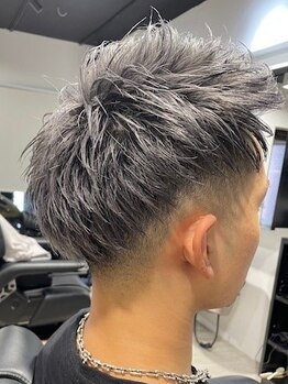 メンズ ヘアープロデュース フェード(Men’s hair produce FADE)の写真/寒色系の色味もハッキリ入る【THROW】カラー使用。しっかり髪に馴染むので、内部からの透明感のある発色に!